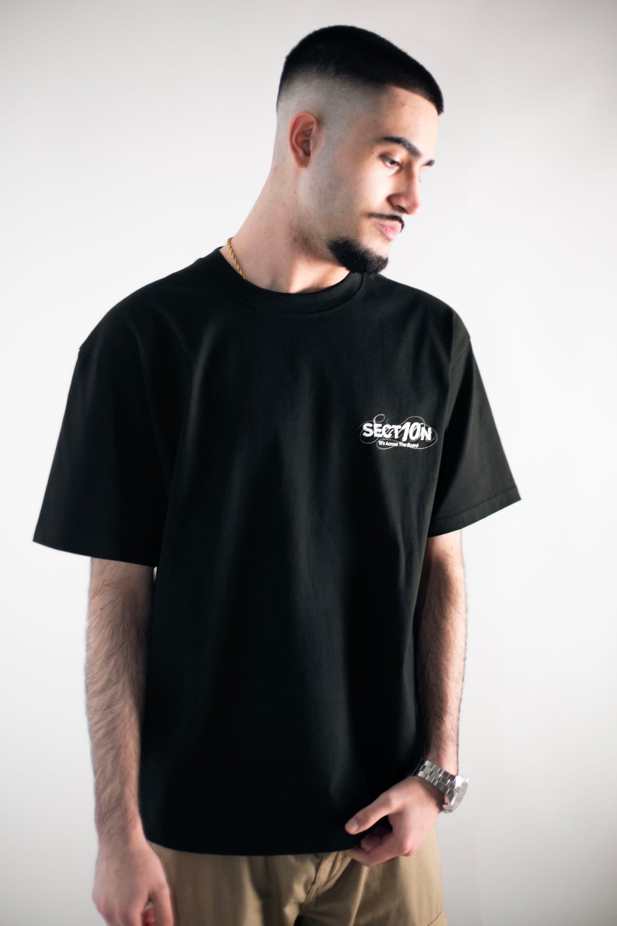 BLACK SMALL LOGO TEE