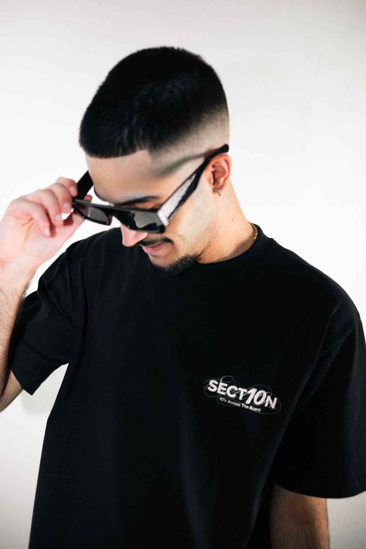 BLACK SMALL LOGO TEE